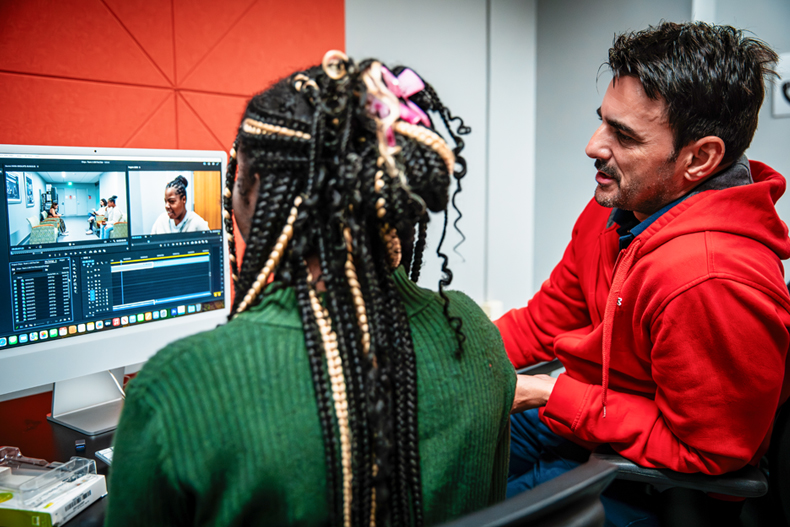 Photo by Michael Montero/University of Miami— First Star - Professor Kele Stewart’s communications film class.