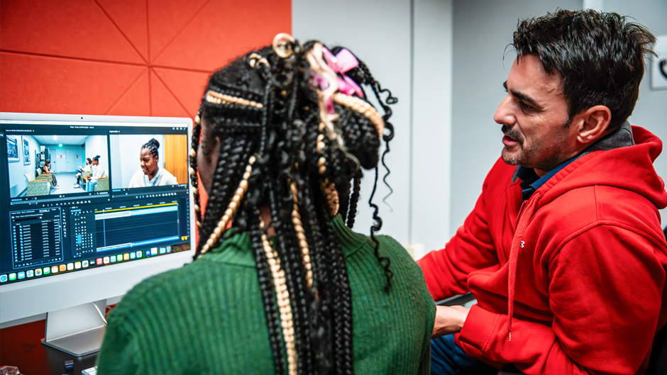 Photo by Michael Montero/University of Miami— First Star - Professor Kele Stewart’s communications film class.